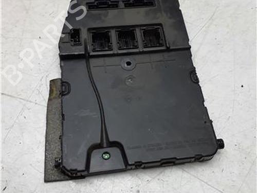 Used Fuse box Fuse box 38364243 38364243