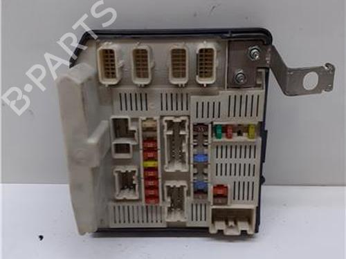 Used Fuse box Fuse box 38356057 38356057