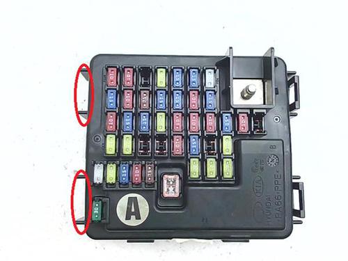 Used Fuse box Fuse box 38393965 38393965