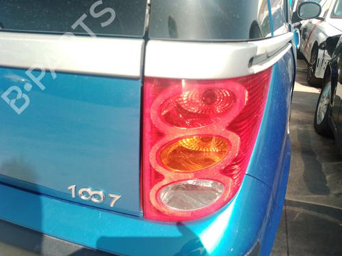 right-taillight-peugeot-1007-km_-2005-38332990 main image