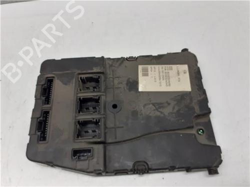 electronic-module-renault-megane-ii-saloon-lm01_-2003-38364985 main image
