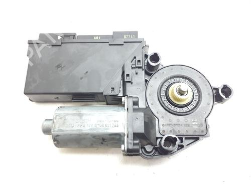 Left front window motor AUDI A4 B7 (8EC) 2.0 TDI | BP38401516E21 - Image 2