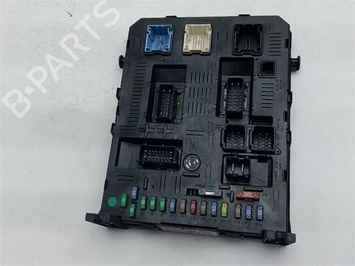 Used Fuse box Fuse box 39434506 39434506