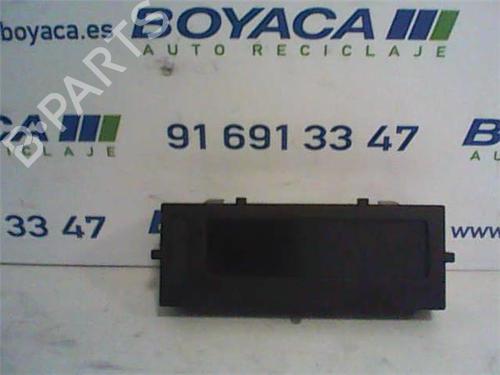 display-monitor-renault-megane-ii-saloon-lm01_-2003-38349509 main image