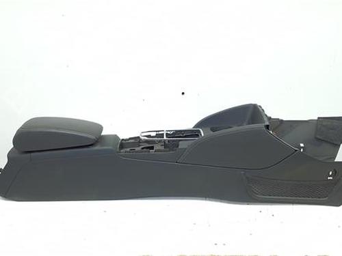 Used Middle console Middle console AUDI A3 Sportback (8VA, 8VF) RS3 quattro (367 hp) 40086106 40086106