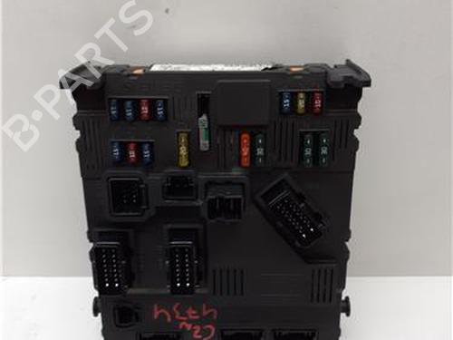 Used Fuse box Fuse box 38356163 38356163