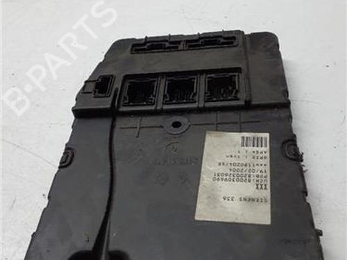 Used Fuse box Fuse box 38364002 38364002