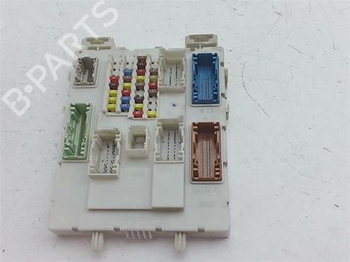 Used Fuse box Fuse box 38399719 38399719