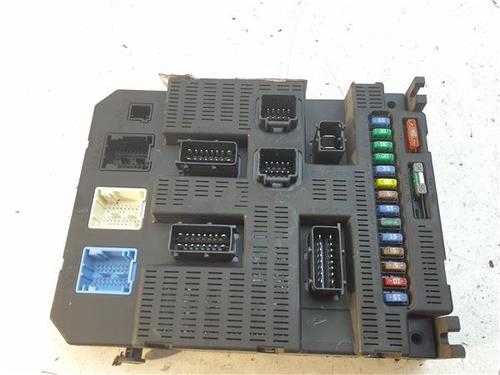 Used Fuse box Fuse box 38368211 38368211