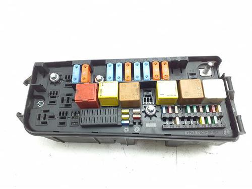 Used Fuse box Fuse box 38374047 38374047