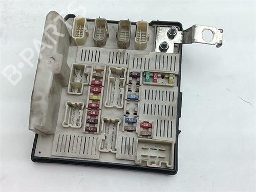 fuse-box-renault-megane-ii-saloon-lm01_-2003-38354978 main image
