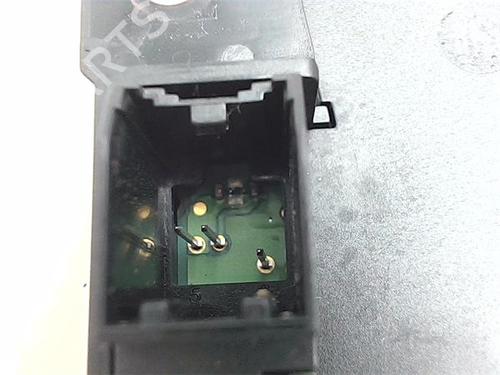 switch-opel-astra-j-saloon-2012-38399233 main image