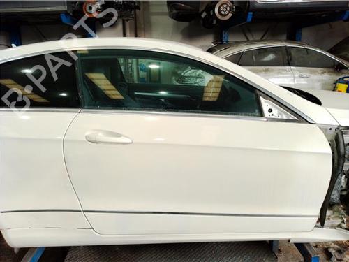 Used Right front door Right front door 39207770 39207770