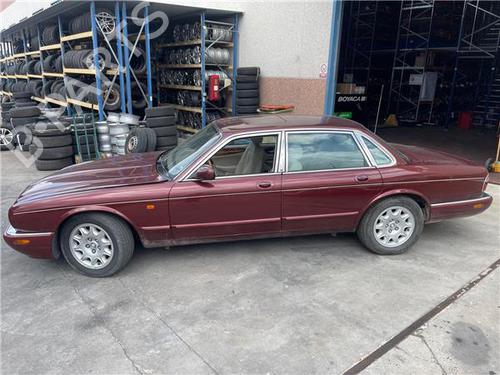 Used Left rear door Left rear door JAGUAR XJ (X300, X330) 6 Sovereign 4.0 (241 hp) 40087498 40087498