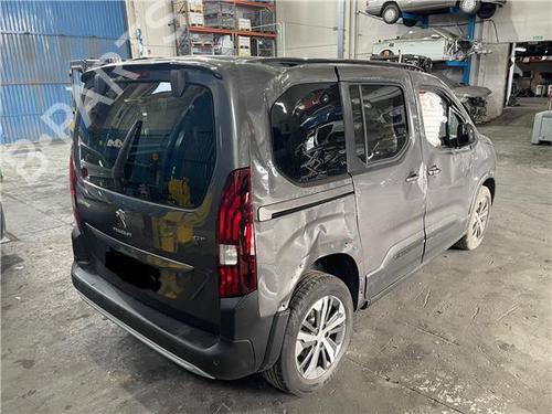 hjre-side-skydedr-peugeot-rifter-2018-38366033 main image