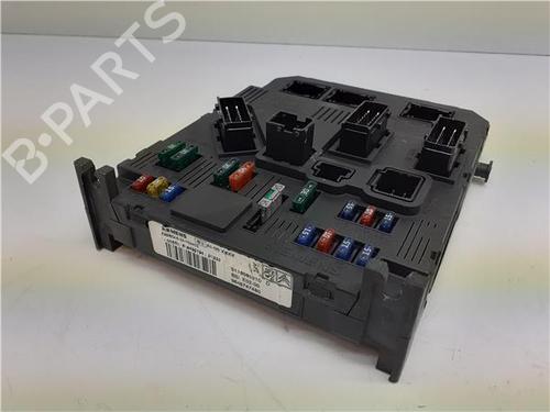Used Fuse box Fuse box 38363178 38363178