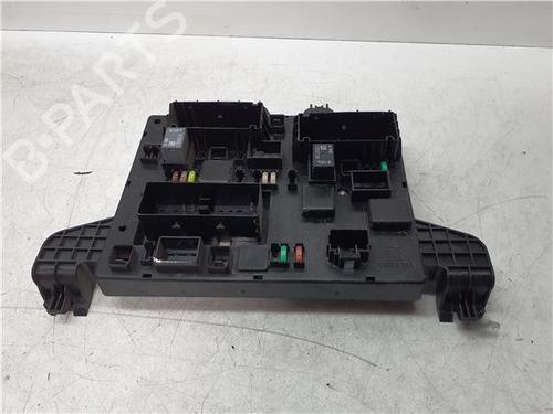 Used Fuse box Fuse box 38364818 38364818