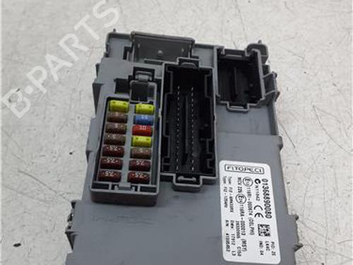 Used Fuse box Fuse box 38368404 38368404
