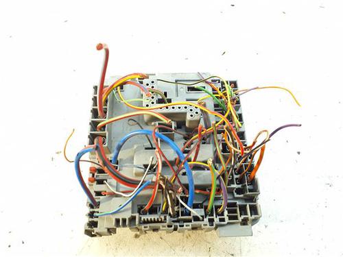 Fuse box OPEL COMBO Box Body/MPV (X12) 1.3 CDTI (B05) | BP38370979E1 - Image 2