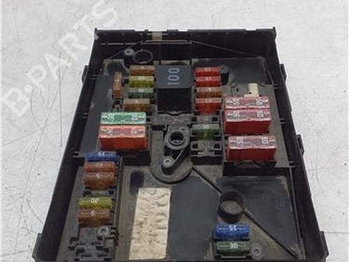 fuse-box-vw-golf-vi-5k1-2008-2009-2010-2011-2012-2013-2014-38364991 main image