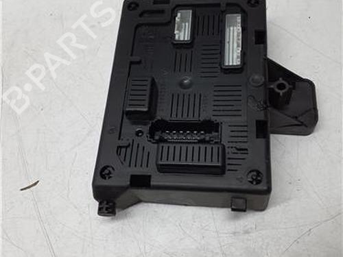 Used Fuse box Fuse box 38363910 38363910