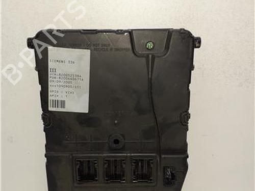 Used Fuse box Fuse box 38356963 38356963
