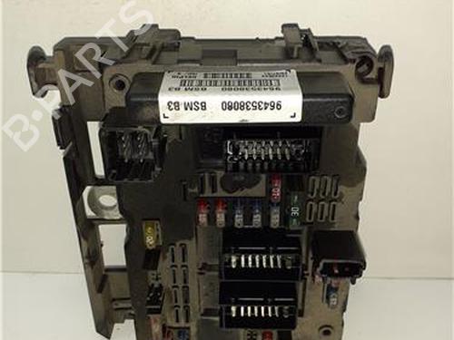 Used Fuse box Fuse box CITROËN XSARA (N1) 1.9 D (70 hp) 39961864 39961864