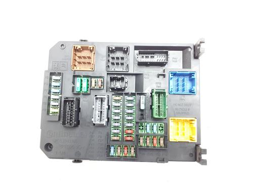 Used Fuse box Fuse box PEUGEOT 308 I (4A_, 4C_) 2.0 HDi (150 hp) 39962370 39962370