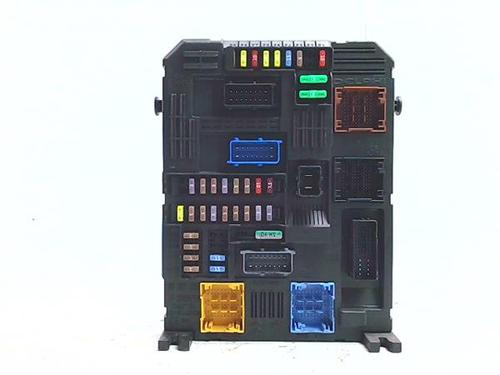 Used Fuse box Fuse box 39435119 39435119
