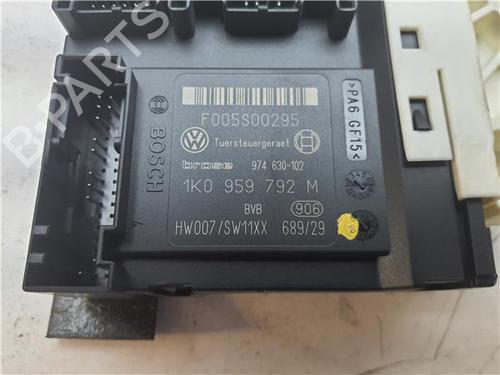 Right front window motor VW PASSAT B6 (3C2) 2.0 TDI 16V | BP38482656E20 - Image 2