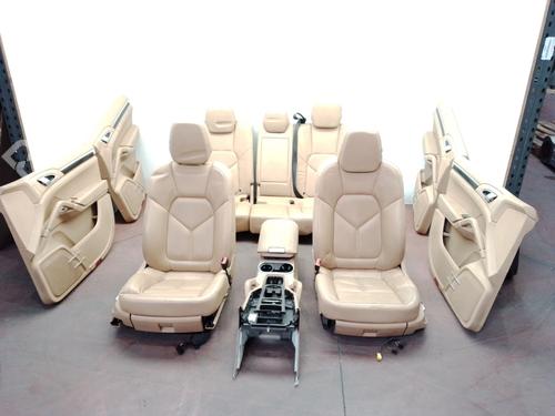 Used Seats set Seats set PORSCHE CAYENNE (92A) 3.0 Diesel (245 hp) 38365712 38365712