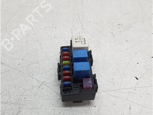 Used Fuse box Fuse box 38538761 38538761