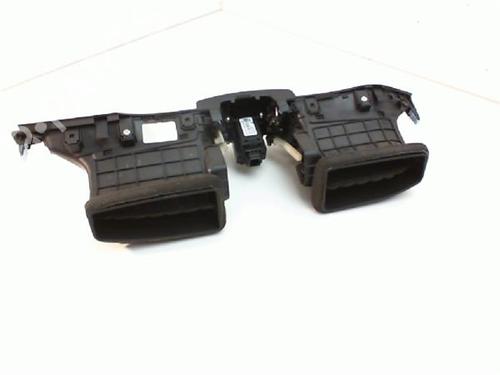 air-vent-hyundai-i30-pde-pd-pden-2016-38371832 main image