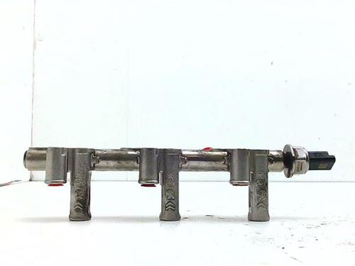 Used Injection rail Injection rail CITROËN C4 Picasso II 1.2 THP 130 (130 hp) 39962181 39962181
