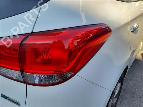 right-taillight-kia-carens-iv-2013-38389556 main image