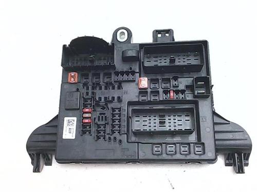 Used Fuse box Fuse box 38389582 38389582