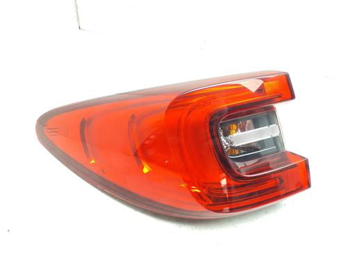 left-taillight-renault-kadjar-ha_-hl_-2015-38395577 main image