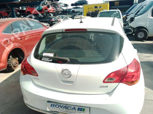 tailgate-opel-astra-j-p10-2009-2010-2011-2012-2013-2014-2015-2016-38334343 main image