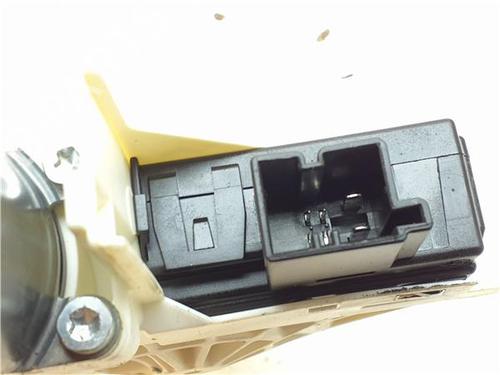 Right front window motor AUDI A6 C6 (4F2) 2.0 TDI | BP38371321E20 - Image 2