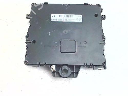 Fuse box RENAULT MASTER III Bus (JV) 2.3 dCi 145 FWD (JV0F, JV0S, JV0T) | BP38395257E1 - Image 2
