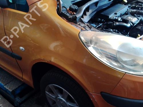 right-front-fenders-peugeot-1007-km_-2005-39164742 main image
