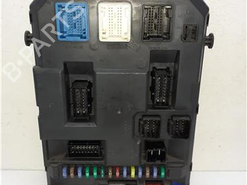 Used Fuse box Fuse box 39434612 39434612