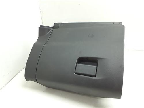 glove-box-nissan-juke-f16_-2019-38372848 main image