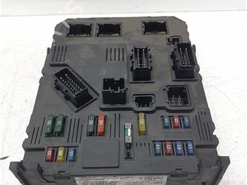 Caja reles / fusibles Caja reles / fusibles 39434686 39434686