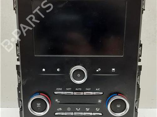 bilradio-renault-megane-iv-saloon-2016-38360900 main image