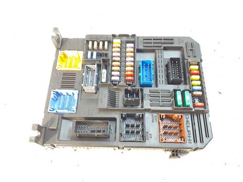 Used Fuse box Fuse box 38370617 38370617