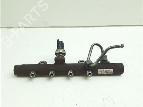 Used Injection rail Injection rail 38367681 38367681