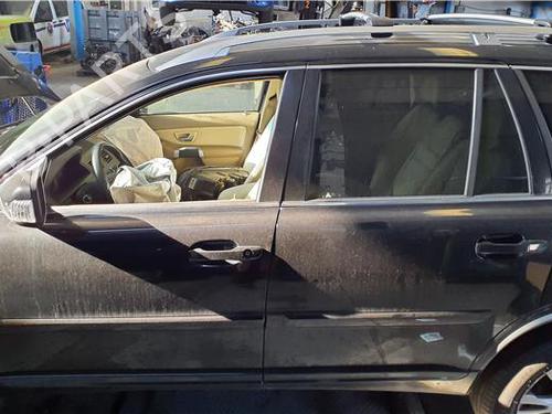 Used Left front door Left front door 38390041 38390041