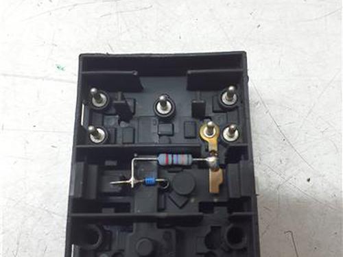Left front window switch BMW 5 (E34) 525 i 24V | BP38365052I27 - Image 2