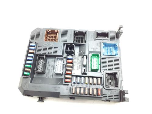 Used Fuse box Fuse box 39196701 39196701